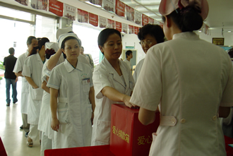 宁波新东方医院向四川灾区捐赠30万急救药品